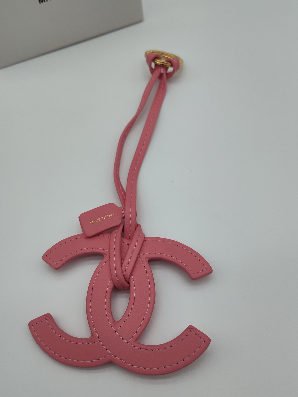 CHANEL Makeup Promotional Pink Lambskin Leather CC Logo Bag Charm Gold Hardware - Picture 8 of 8